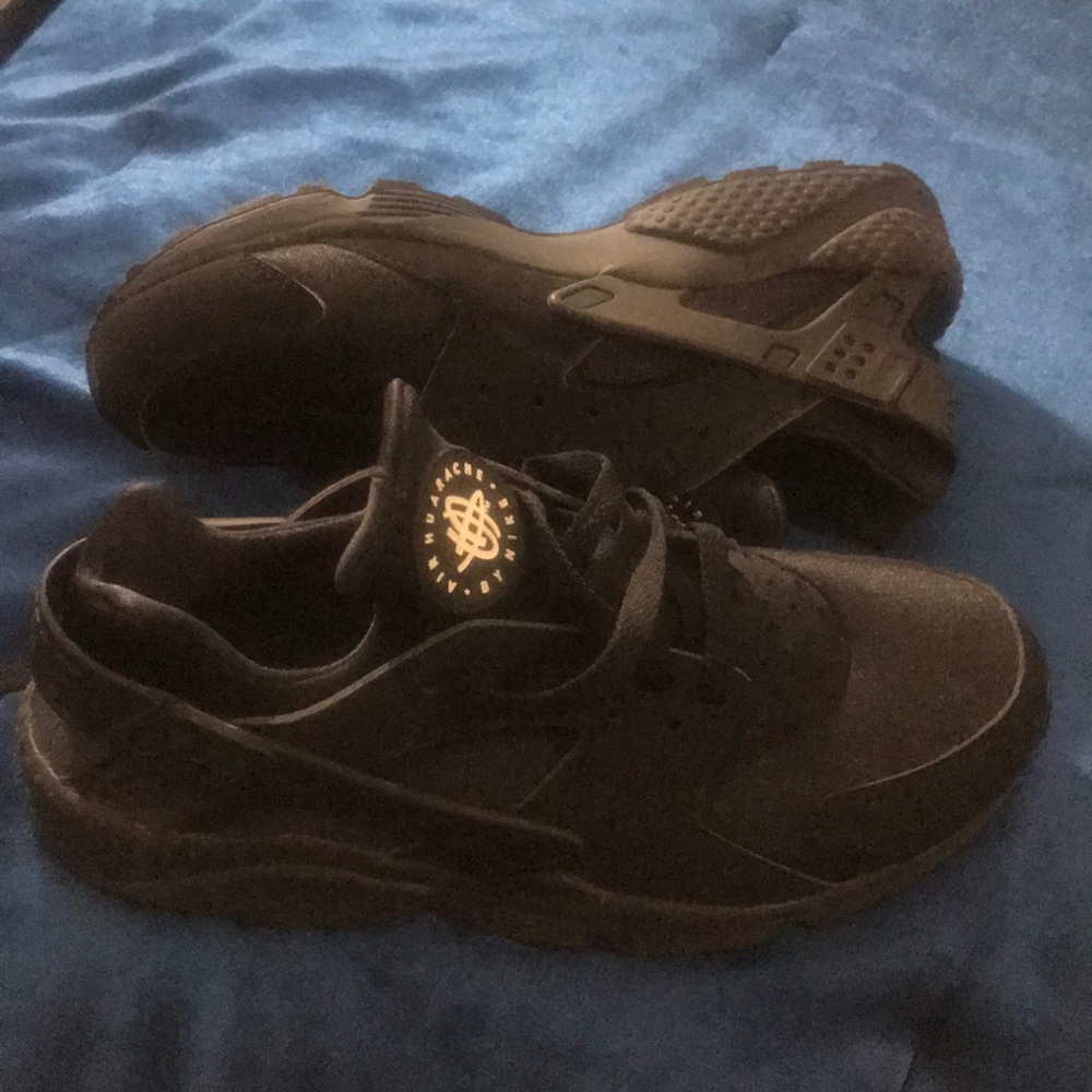 Black Nike Huarache